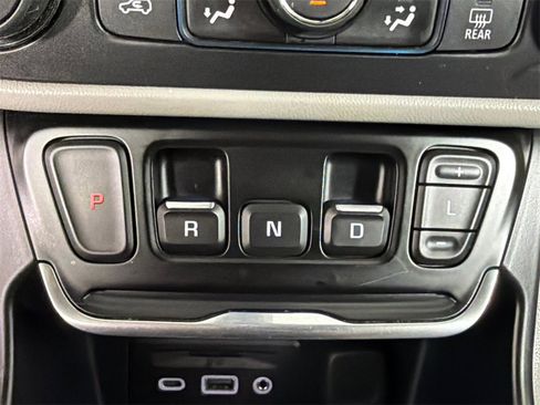 Used 2020 GMC Terrain SLE w/ Driver Convenience Package image 32