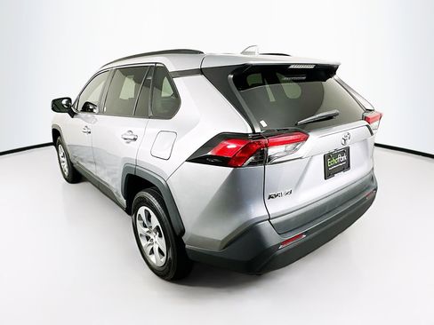 Used 2021 Toyota RAV4 LE FWD image 5