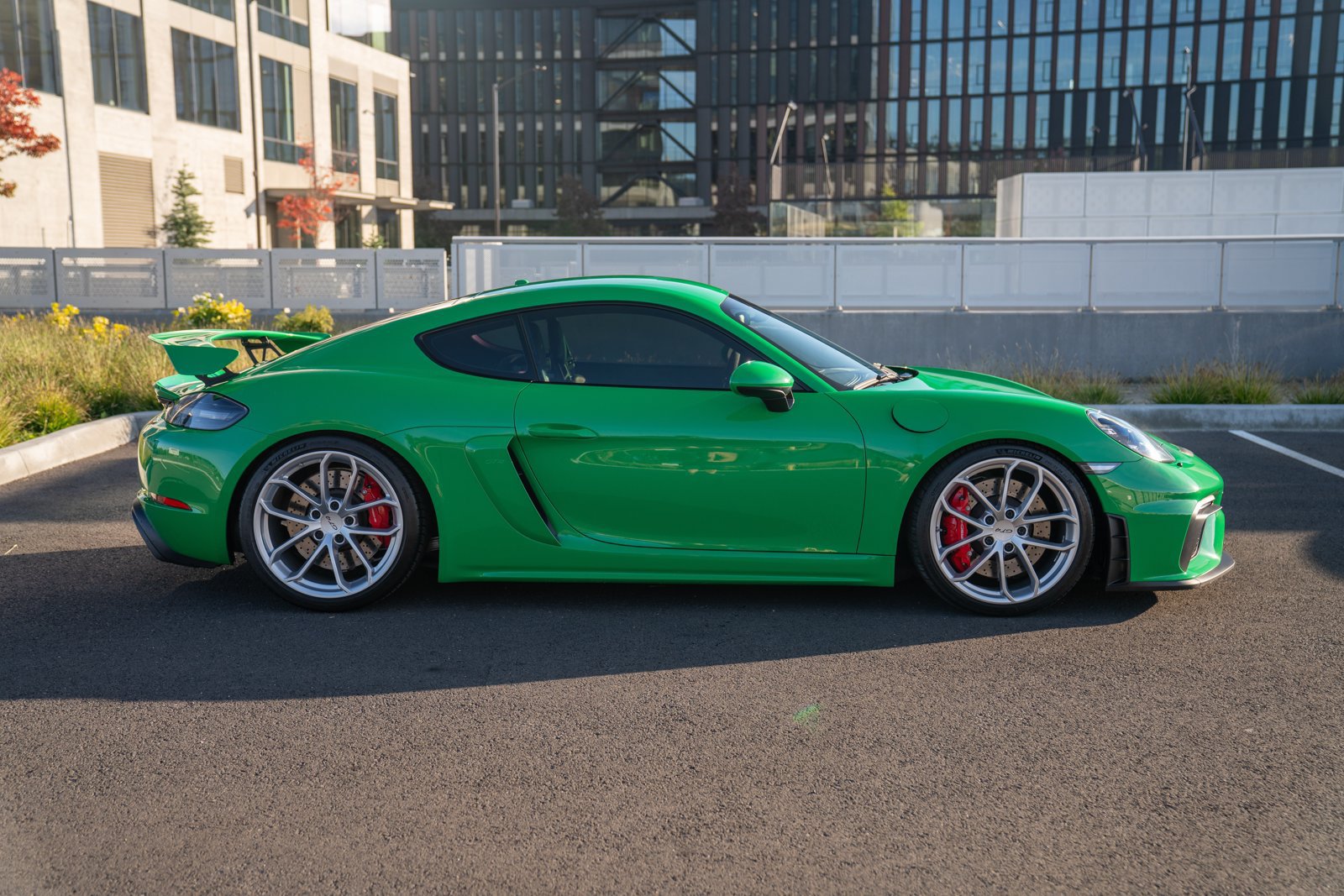 Certified 2022 Porsche 718 Cayman GT4 RWD image 8
