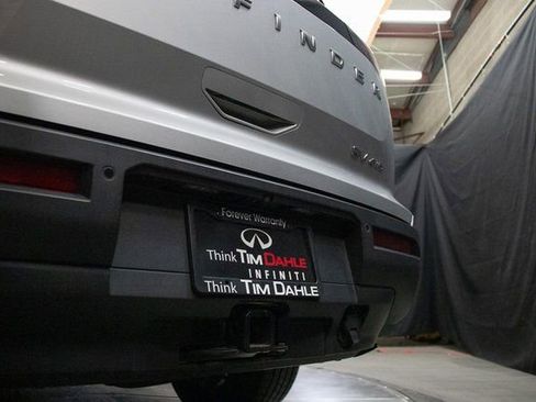 Used 2023 Nissan Pathfinder SV w/ SV Premium Package image 13