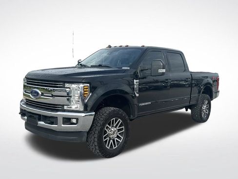 Used 2019 Ford F250 Lariat w/ Lariat Ultimate Package AWD/4WD image 2