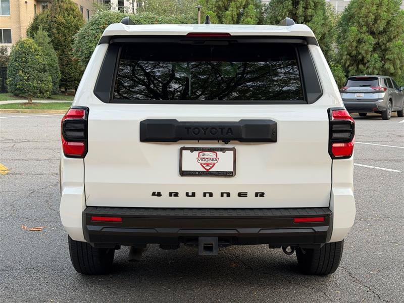 Used 2025 Toyota 4Runner SR5 AWD/4WD image 10