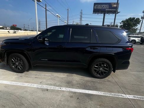 Used 2024 Toyota Sequoia Platinum AWD/4WD image 13