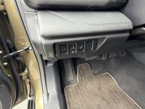 Used 2023 Subaru Outback Limited AWD/4WD image 31