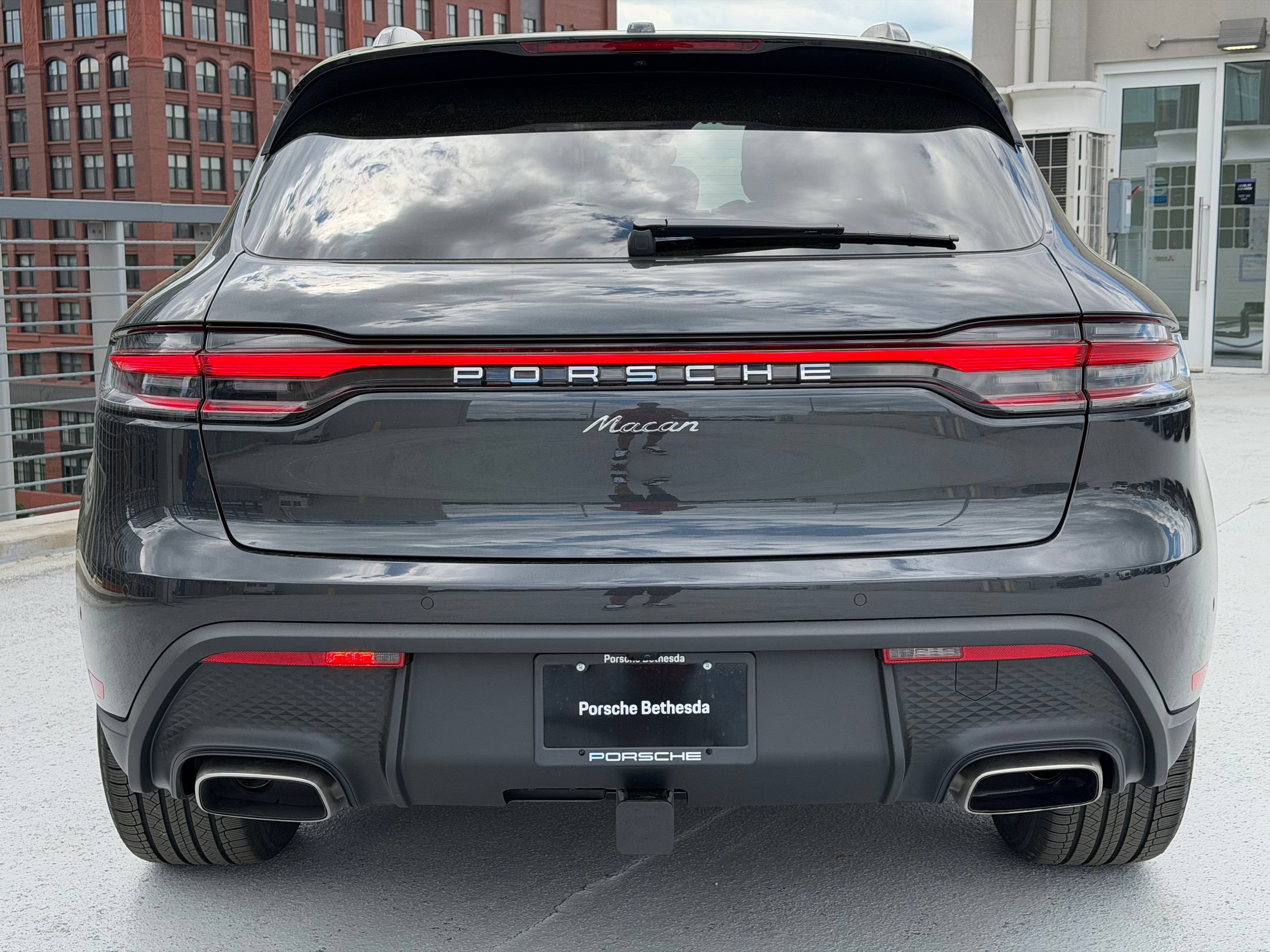 Certified 2026 Porsche Macan AWD/4WD image 6