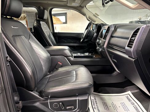 Used 2019 Ford Expedition Platinum image 12