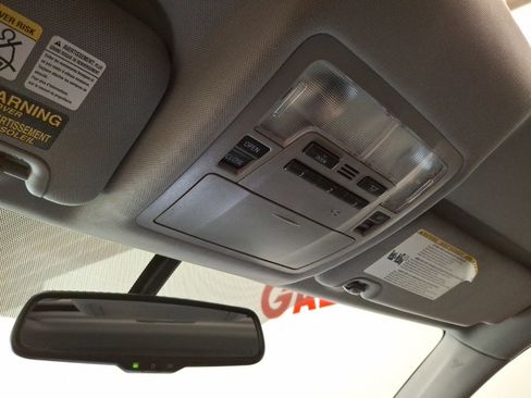 Used 2015 Toyota Highlander XLE image 26