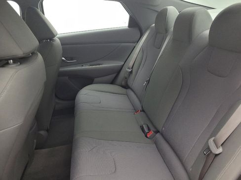 Used 2025 Hyundai Elantra SE FWD image 18