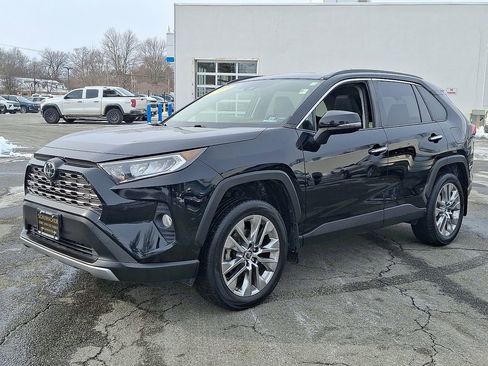 Used 2019 Toyota RAV4 Limited image 3