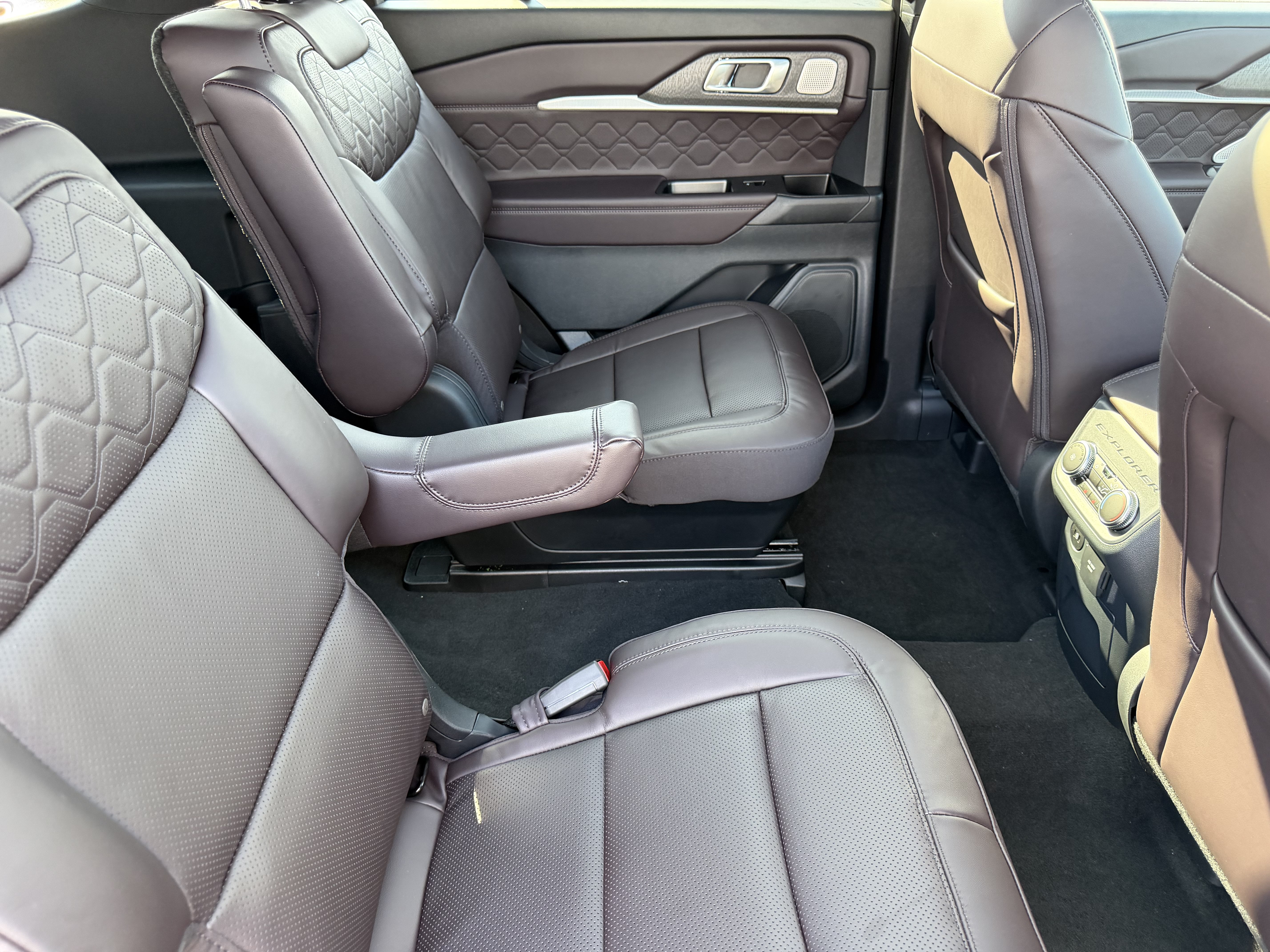 New 2027 Ford Explorer Platinum w/ LUX Leather Package AWD/4WD image 14