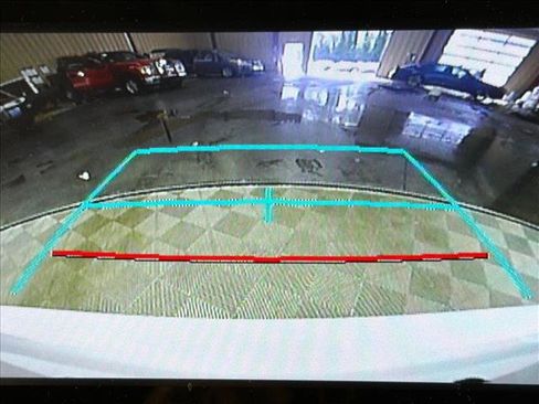 Used 2022 Toyota Camry SE FWD image 29