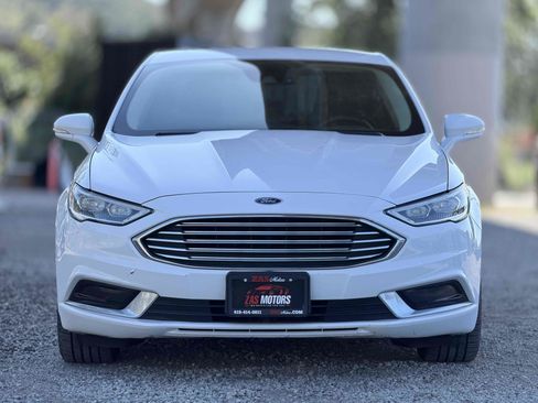 Used 2018 Ford Fusion SE w/ Equipment Group 602A FWD image 5