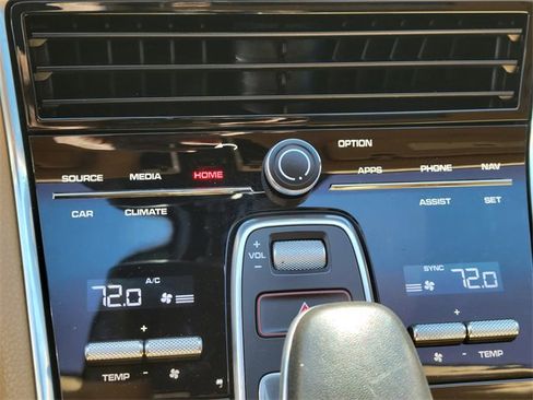 Used 2018 Porsche Panamera 4S image 28