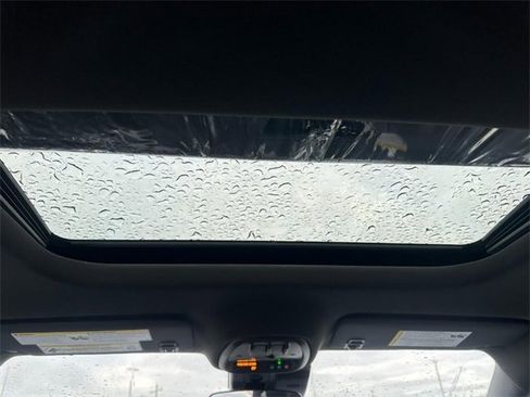 New 2026 Chevrolet Trax RS w/ Sunroof Package image 5