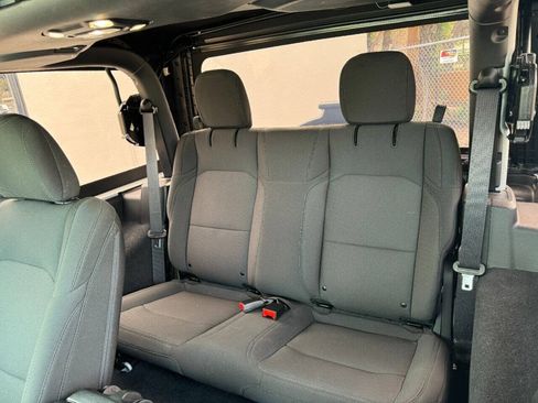 Used 2022 Jeep Wrangler Sport AWD/4WD image 14