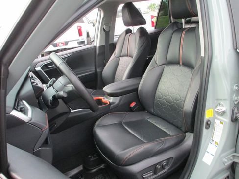 Used 2022 Toyota RAV4 Adventure w/ Convenience Package AWD/4WD image 19