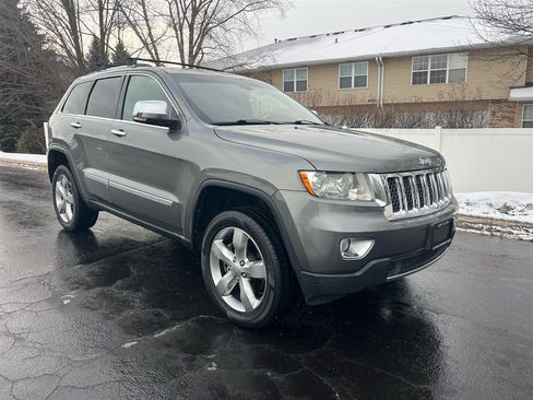 Used 2013 Jeep Grand Cherokee Overland image 5