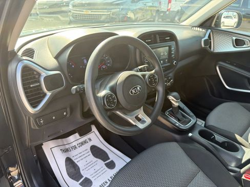 Used 2021 Kia Soul LX FWD image 11