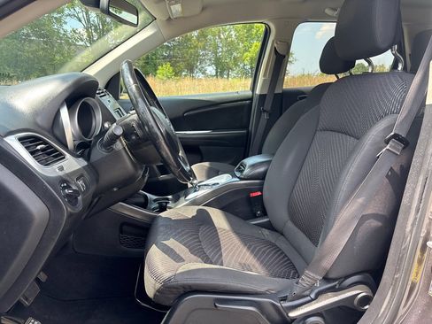 Used 2018 Dodge Journey SE w/ Connectivity Group FWD image 13
