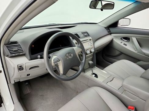Used 2011 Toyota Camry LE FWD image 20