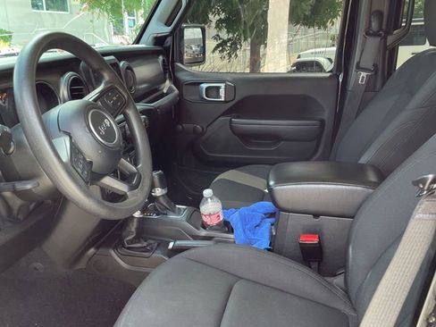 Used 2023 Jeep Gladiator Sport AWD/4WD image 5