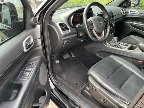 Used 2021 Jeep Grand Cherokee Laredo X RWD image 4