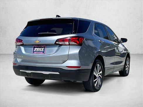 Used 2024 Chevrolet Equinox LT FWD image 2