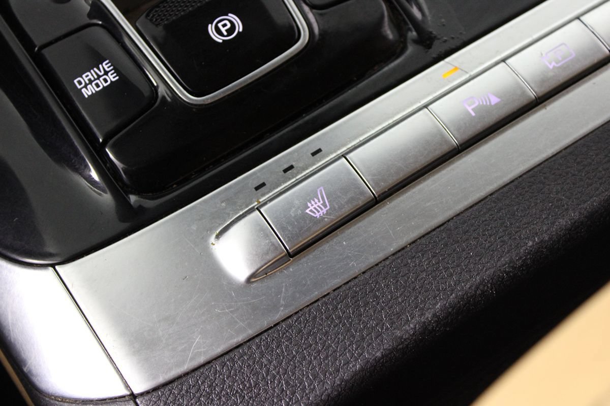 Used 2022 Kia Carnival EX FWD image 17