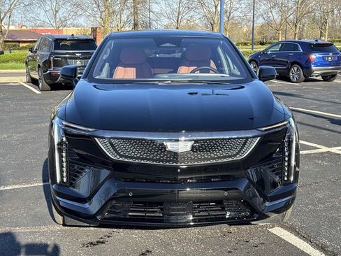 New 2026 Cadillac Optiq Sport 2 AWD/4WD image 8