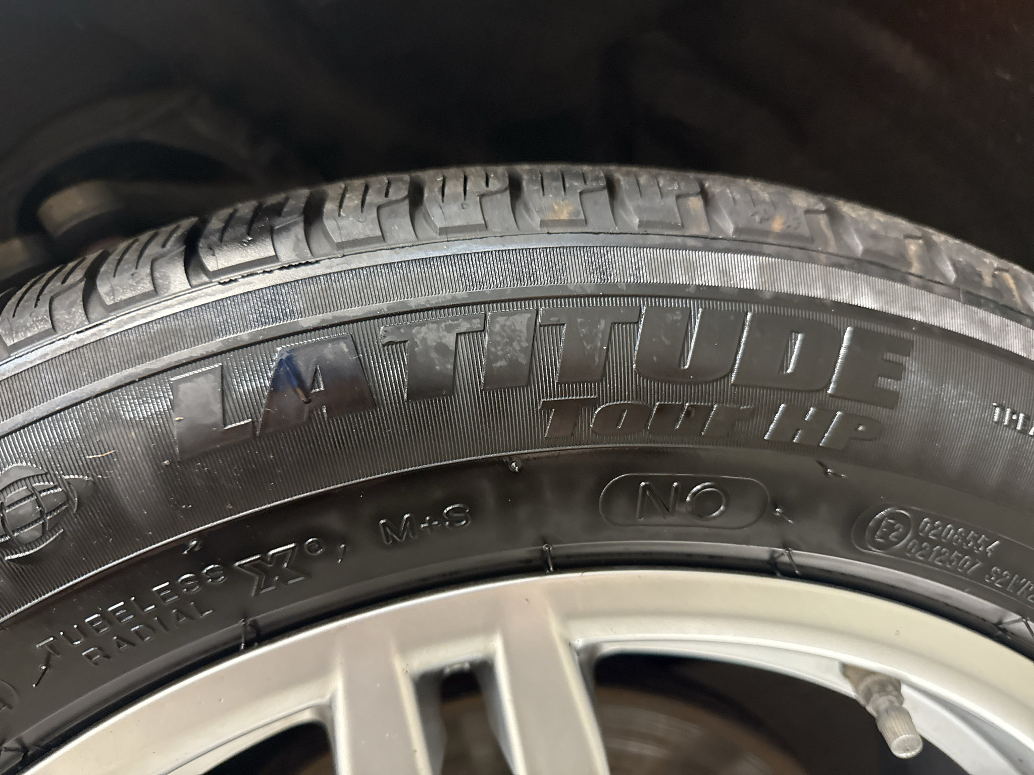 Used 2018 Porsche Macan AWD/4WD image 36
