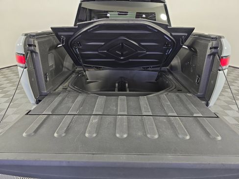 Used 2023 Rivian R1T Launch Edition image 15