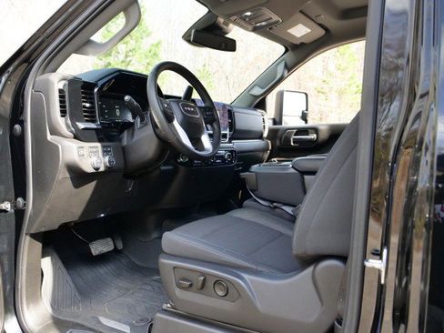 Used 2024 GMC Sierra 3500 SLE w/ SLE Convenience Package image 20