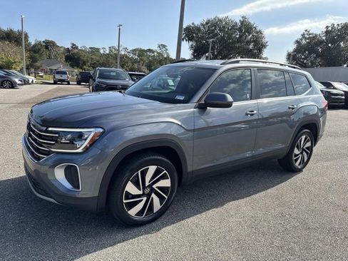 Used 2025 Volkswagen Atlas SE image 5