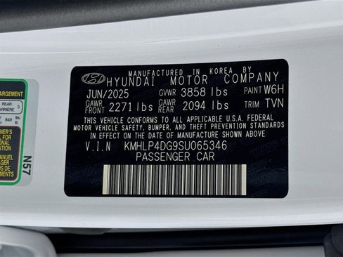 Certified 2025 Hyundai Elantra Limited image 33