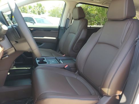 New 2026 Honda Odyssey Touring image 17