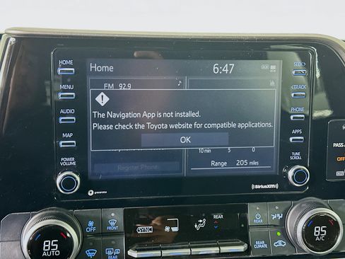 Used 2021 Toyota Highlander L image 21