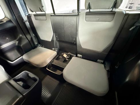 Used 2022 Toyota Tacoma SR image 19