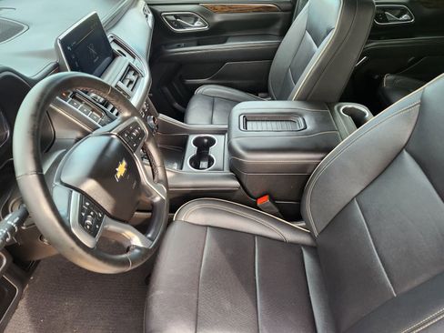 Used 2023 Chevrolet Suburban Premier RWD image 16