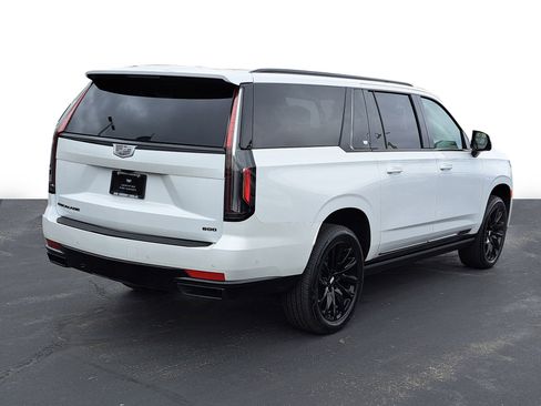 Used 2024 Cadillac Escalade ESV Sport Platinum w/ LPO, ONYX Package image 8