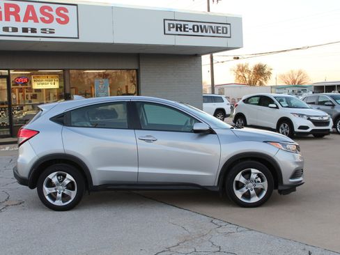 Used 2022 Honda HR-V LX image 3