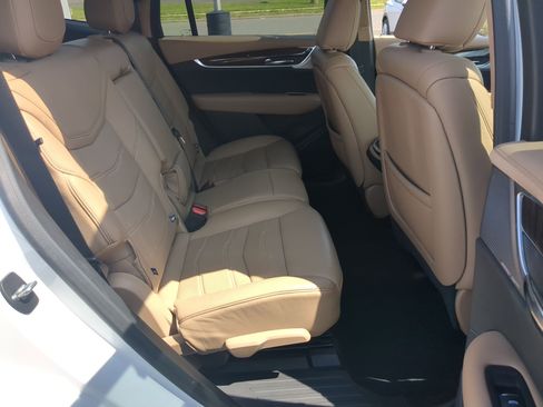 Certified 2020 Cadillac XT6 Premium Luxury w/ Platinum Package image 26