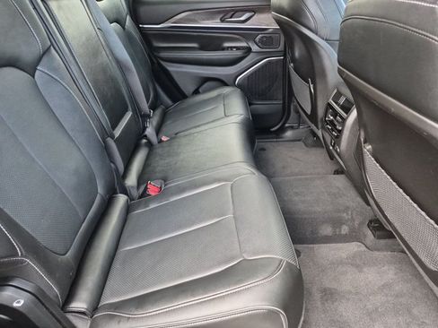 Used 2023 Jeep Grand Cherokee Overland AWD/4WD image 20