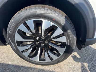 New 2026 Ford Explorer Platinum w/ LUX Leather Package