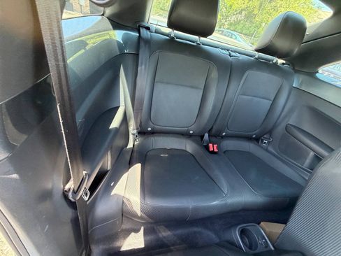 Used 2014 Volkswagen Beetle TDI FWD image 34