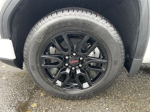 New 2026 GMC Sierra 1500 Elevation image 32