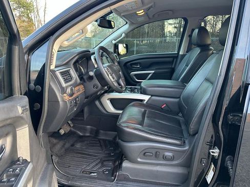 Used 2017 Nissan Titan SL image 26