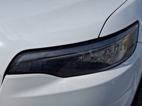 Used 2020 Jeep Cherokee Latitude Plus image 10