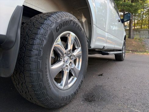 Used 2019 Ford F150 XLT w/ Equipment Group 302A Luxury AWD/4WD image 7