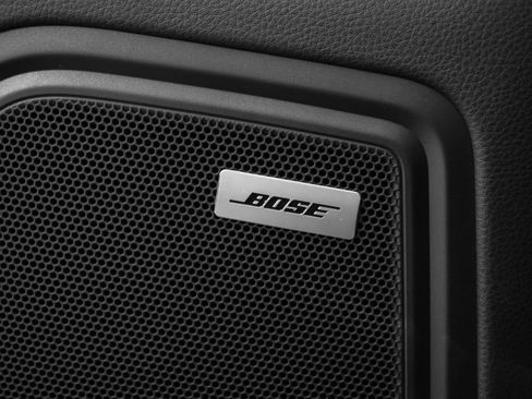 Used 2025 Porsche Macan image 37