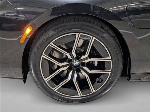 Used 2026 BMW 750e xDrive AWD/4WD image 10